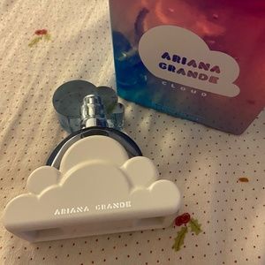 EMPTY Ariana Grande Cloud Perfume